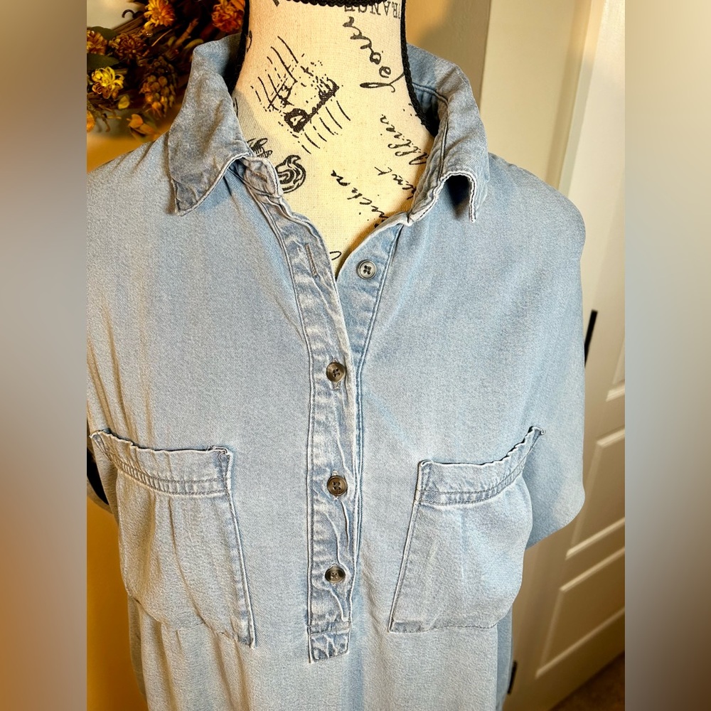 Marine Layer Daisy Chambray 1/4 Button Front Cuff… - image 3